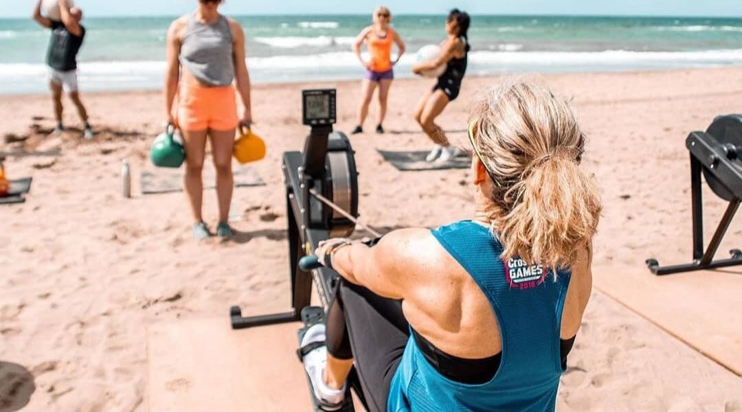 Wij geven CrossFit Beach Workouts @Sunrise Beach (aqua Best)
